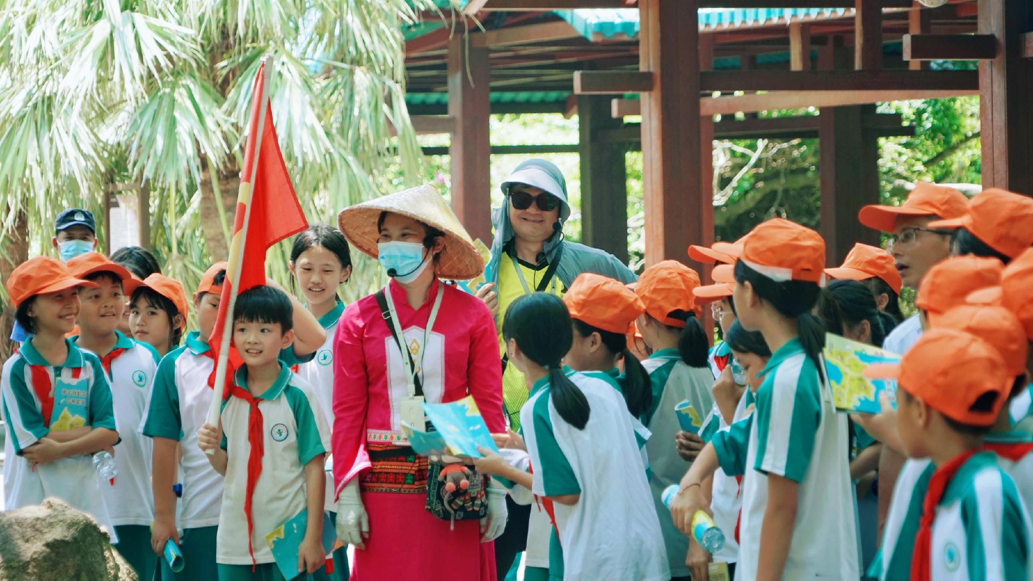 研学团走进南湾猴岛生态旅游区.南湾猴岛生态旅游区供图
