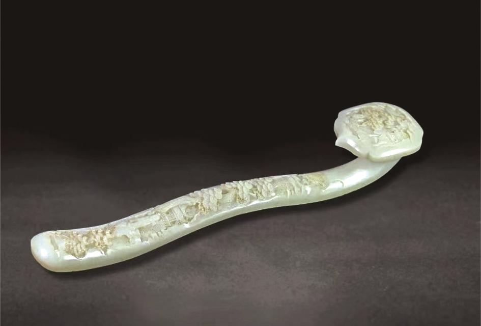 瓷枕在我国古瓷生产领域是一个传奇,宋代伊始,就有山形枕,八角扇形枕