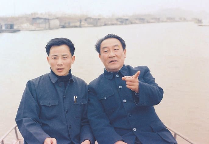 "卖花人去路还香"|韦韬_新浪财经_新浪网