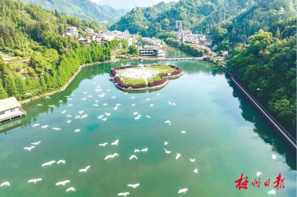 蒙山县长坪瑶族乡"水韵瑶寨"景区&nbsp; &nbsp;黄胜林 摄