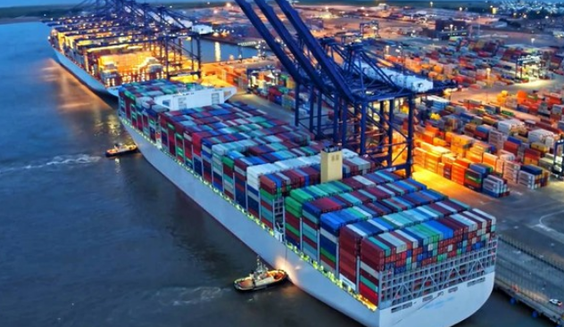 凤凰网7月4日:喷泉1v3po    「古代史みたいなものよ」と直子は言った