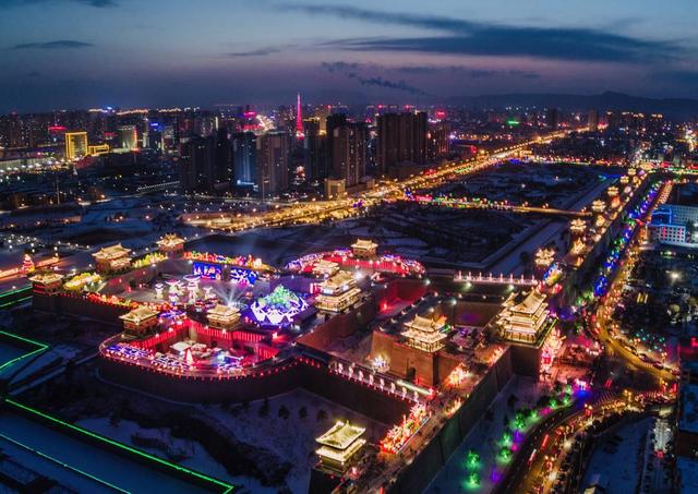 大同古城夜景.图片来源:大同市政府网站