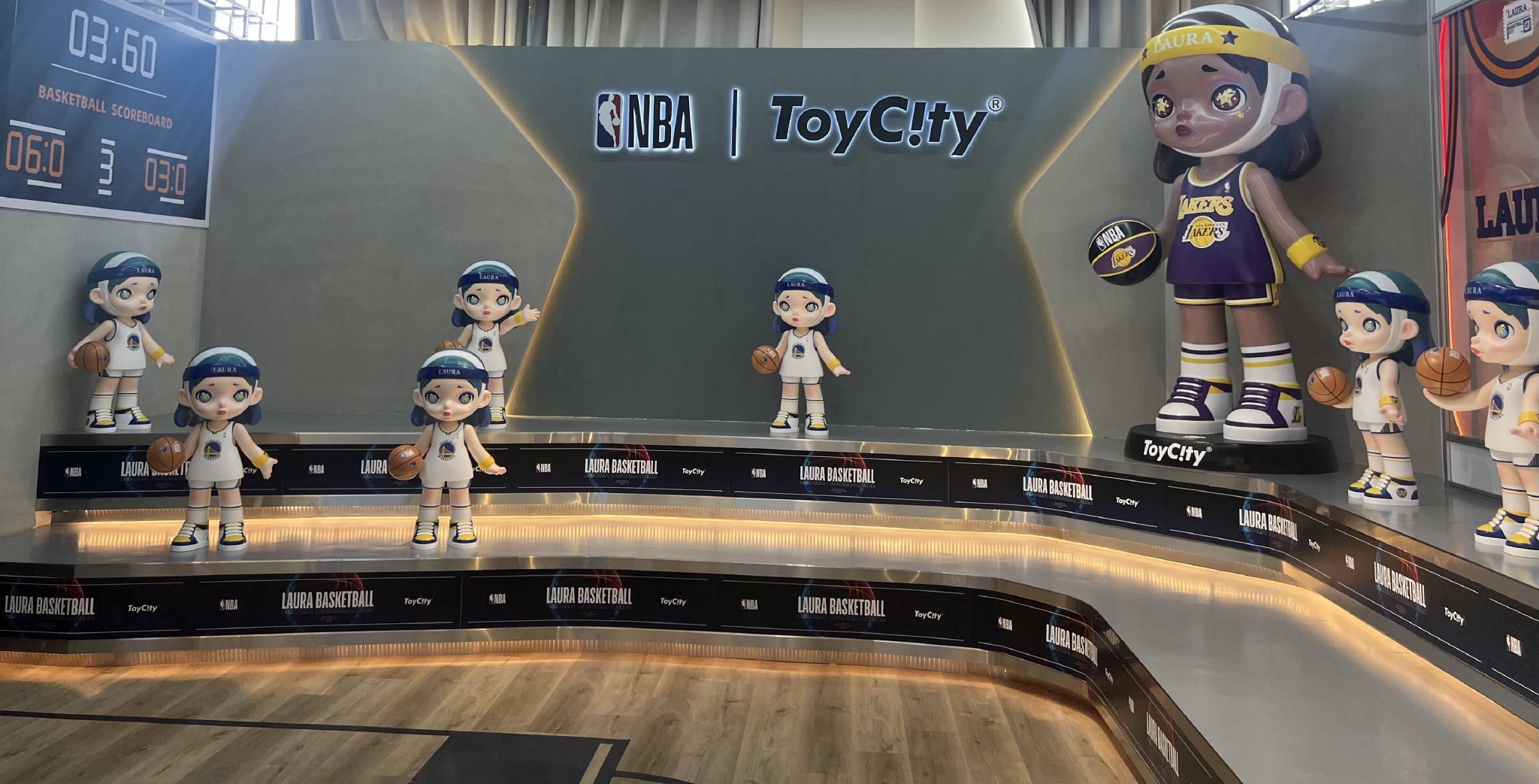 图为城仕(东莞)文化科技有限公司展厅内展示的潮玩(2023年6月10日摄).