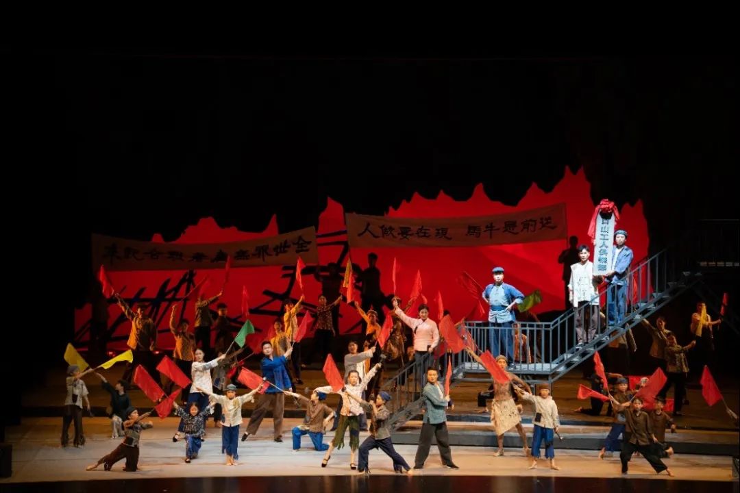 &nbsp;红色歌剧《八百矿工上井冈》在衡阳精彩上演.(阳正坤 摄)