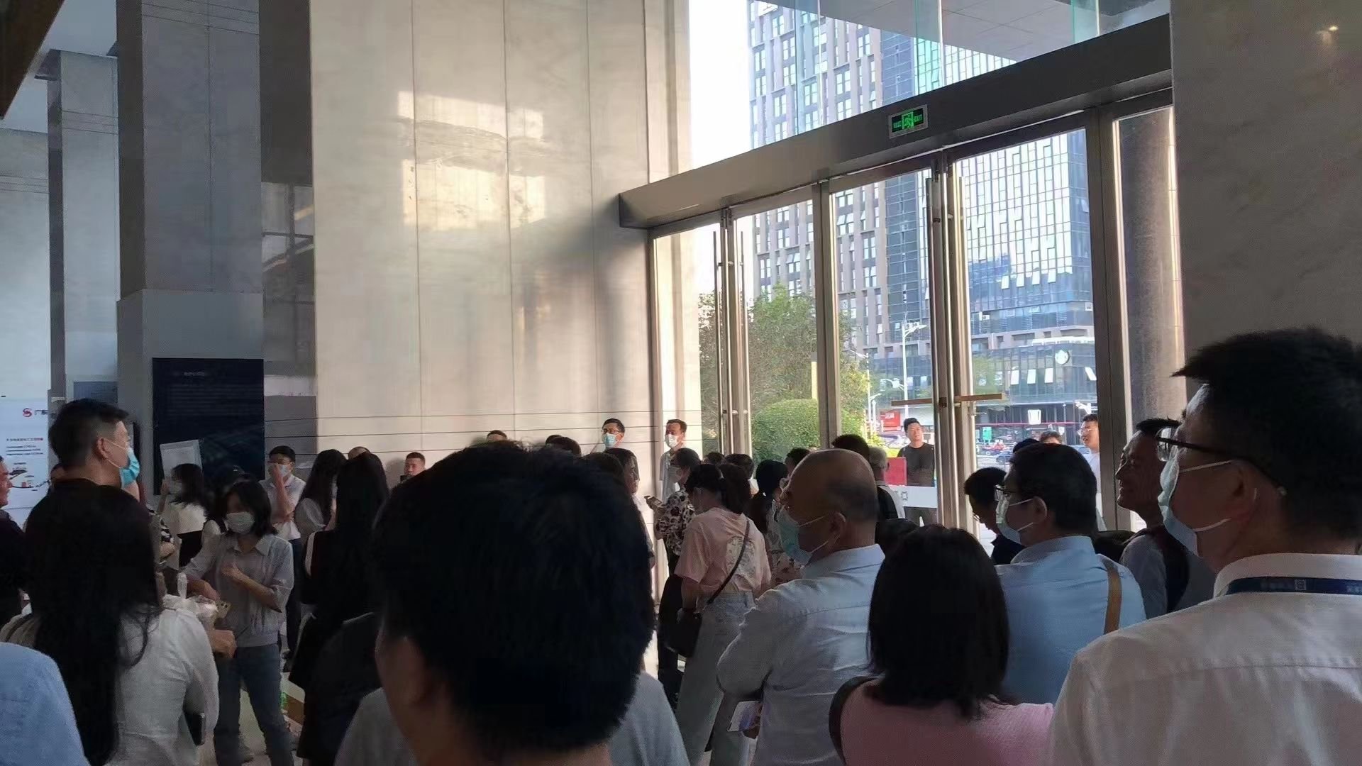 近日宝能汽车经销盘问要欠款（图片着手：受访者供图)