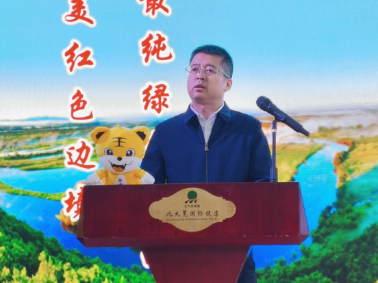 虎林市委副书记,市长温永豹代表虎林市委市政府致辞.