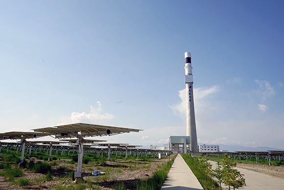 青海省海南州:190米集热塔上的"现场问诊"_新浪财经_新浪网