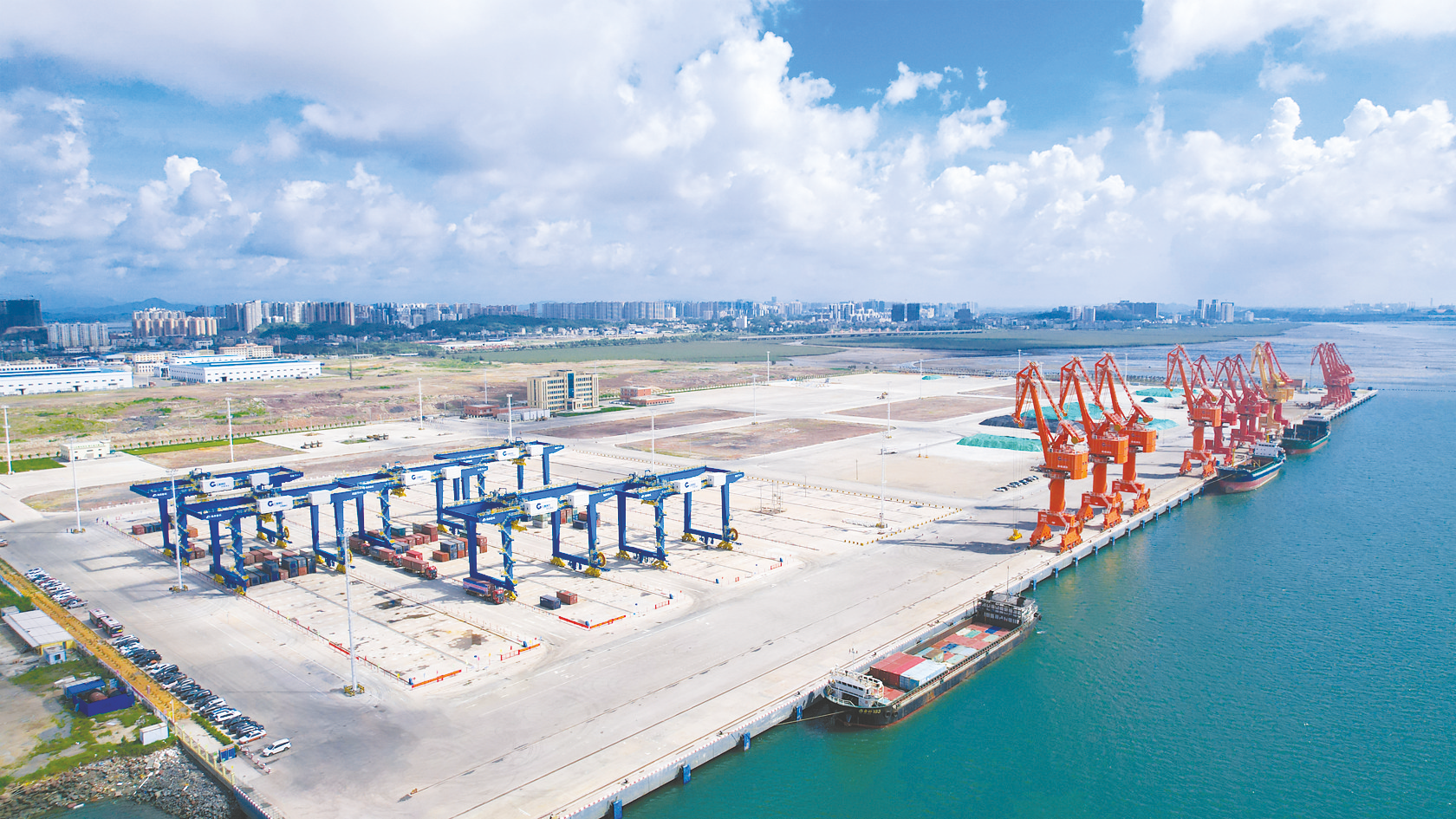 &nbsp;&nbsp;&nbsp;&nbsp;北部湾港513号泊位自动化集装箱堆场&nbsp;&