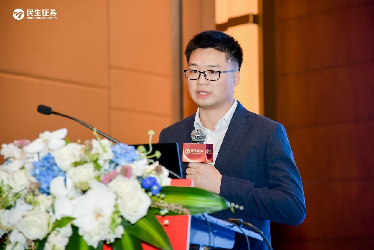 成都帝华珠宝有限公司营销部经理 黄强