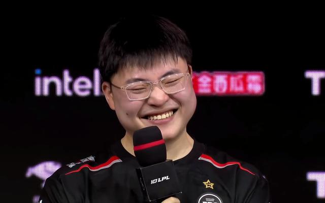 简自豪(id:uzi)再度回归赛场. 图/英雄联盟赛事