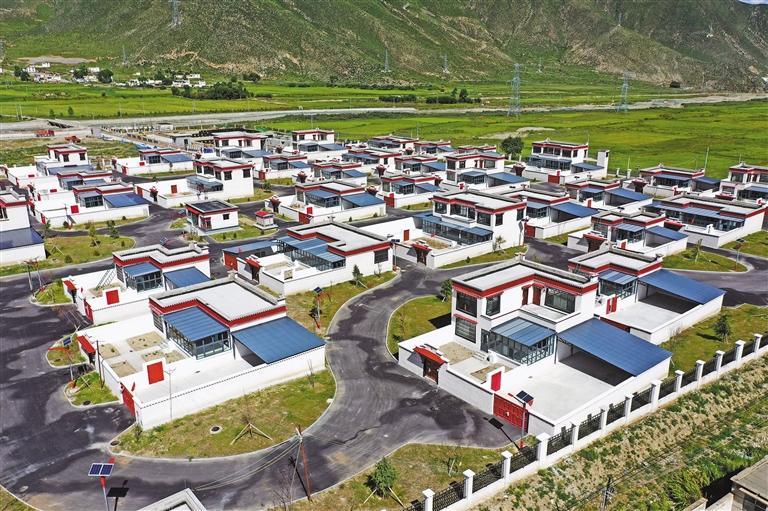 新建成的拉萨市墨竹工卡县甲玛乡孜孜荣村二期搬迁点.