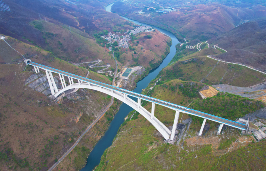 沪昆高铁北盘江特大桥.范亮茹 摄