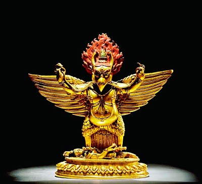 &nbsp;&nbsp;&nbsp;&nbsp;清乾隆铜鎏金大鹏金翅鸟