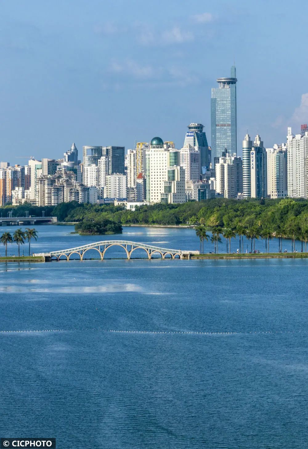 2023年6月11日在广西南宁市南湖公园拍摄的景色.