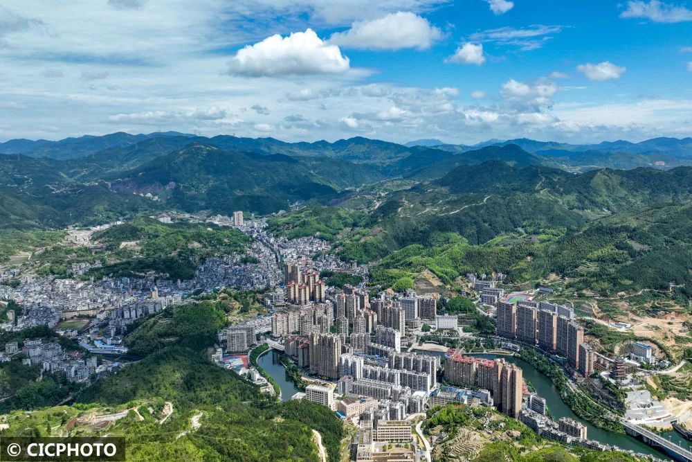 2023年6月1日拍摄的福建省宁德市寿宁县县城.