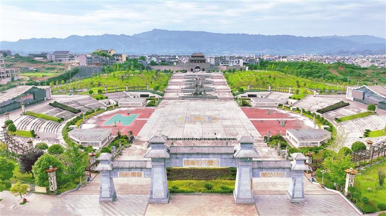 黄平县旧州镇且兰文化广场. 杨正海 杨忠 摄