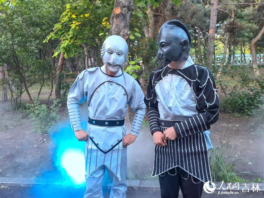 奔波儿灞与灞波儿奔高度还原.人民网记者 李思玥摄