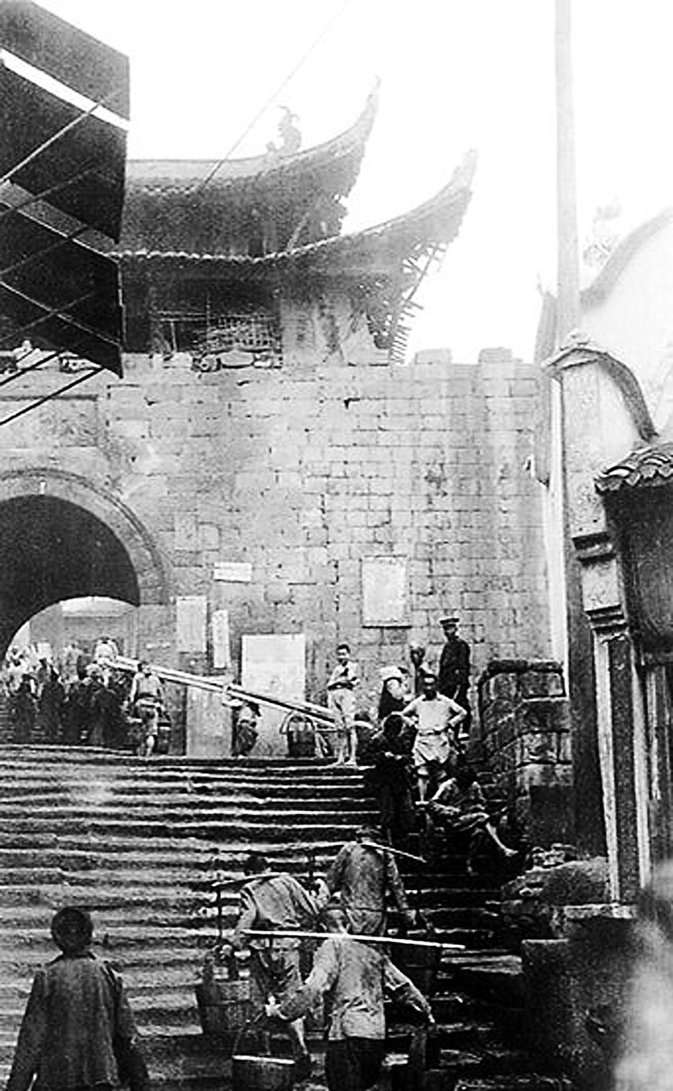 重庆挑水夫和水巷子