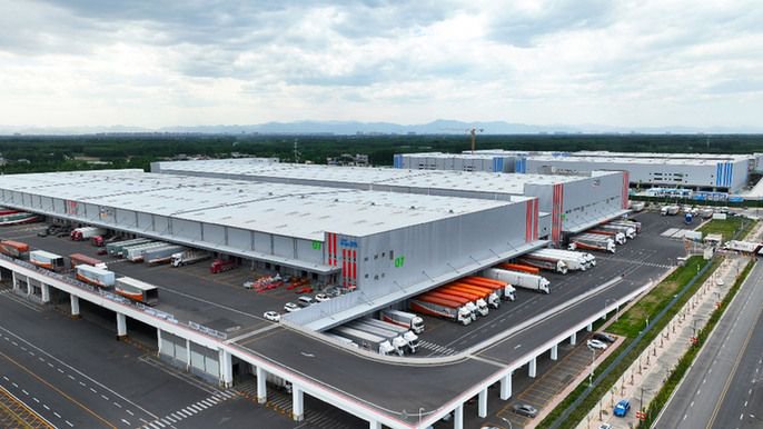 图为位于河北省廊坊市固安县的申通快递华北转运中心.贾珺 摄