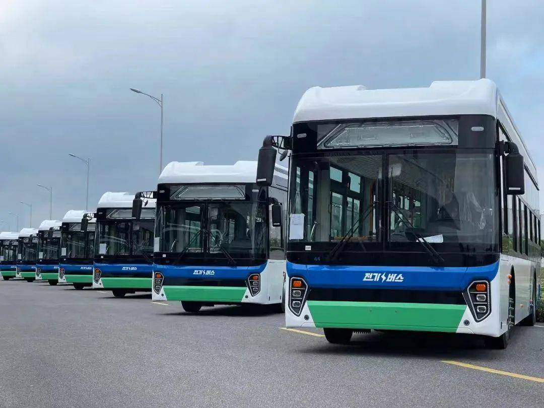 根据韩国客户需求定制的恒天纯电动城市客车.企业供图