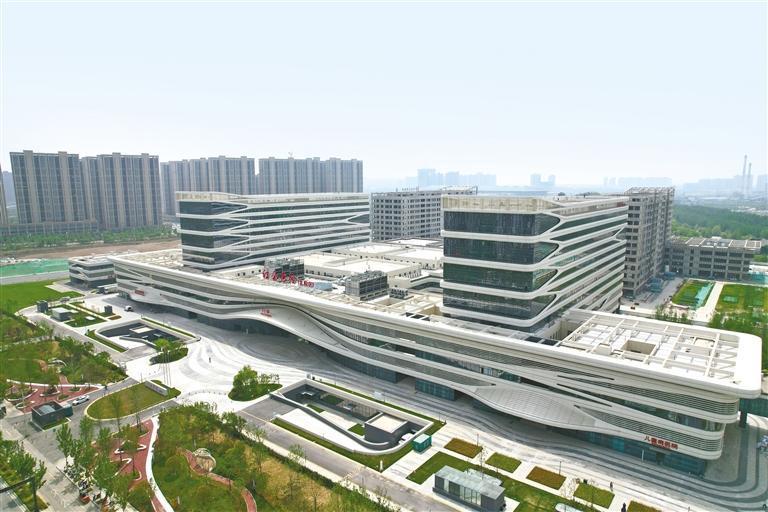 六月五日,航拍的西安市红会医院北院区全景.