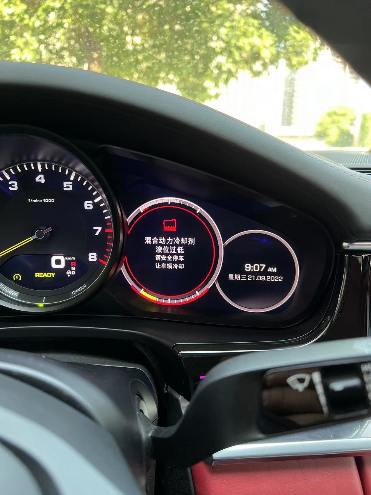 152万新保时捷一年半维修19次,4s店:只能争取延保一年-新浪汽车