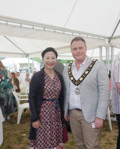 驻贝尔法斯特总领事张美芳会见英国北爱尔兰安特里姆市长