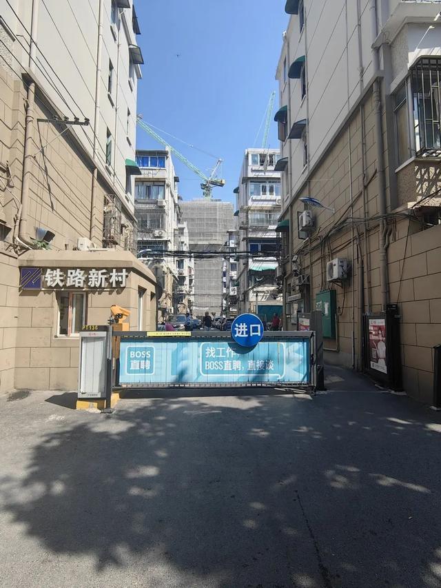 小区大门改造对比图