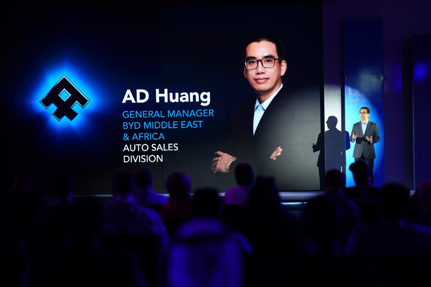 比亚迪在阿联酋推出元PLUS车型，开启中东乘用车市场