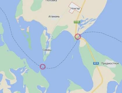 ↑琼加尔大桥（右侧红圈）和一座废弃桥梁（左侧红圈）接连遭袭