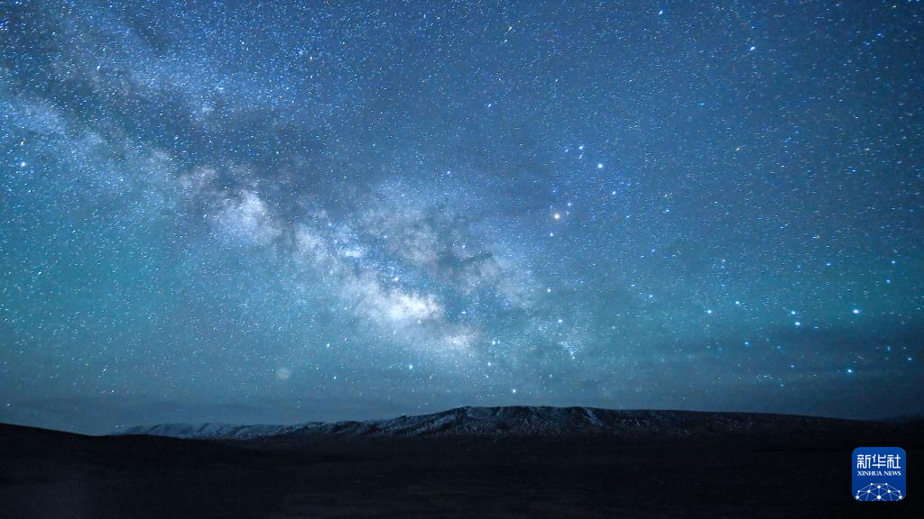 这是6月17日拍摄的可可西里卓乃湖区域的星空.新华社发潘彬彬摄