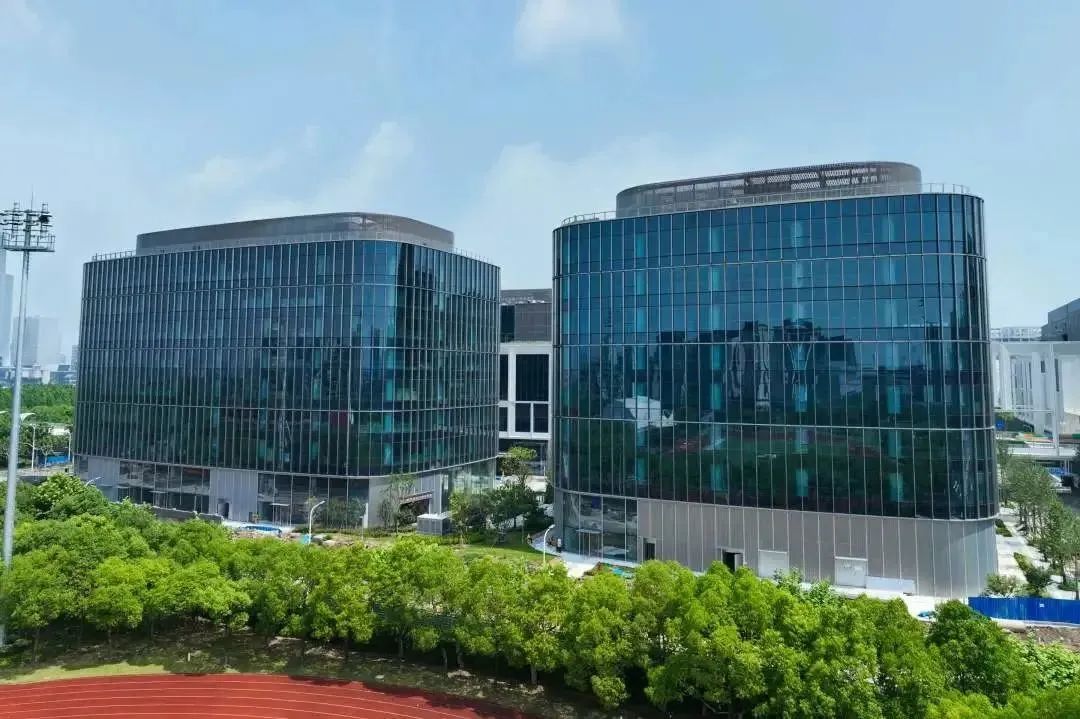 前滩四方城外观实景图