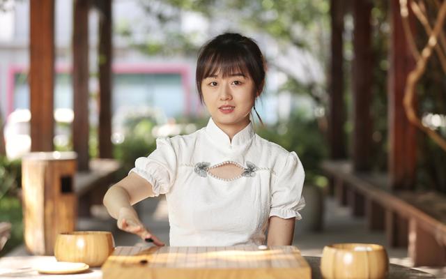 战鹰是围棋职业二段棋手. 新京报记者 王飞 摄