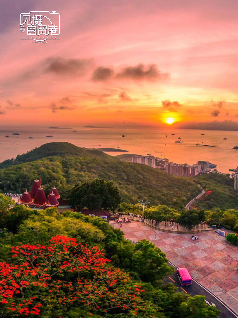 三亚鹿回头风景区夕阳美景.通讯员蓝洁 摄