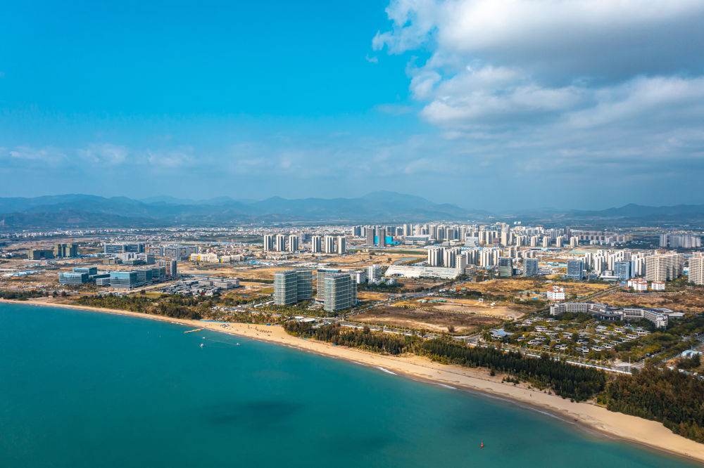 图为拔地而起的三亚崖州湾科技城.(马征辉 摄)