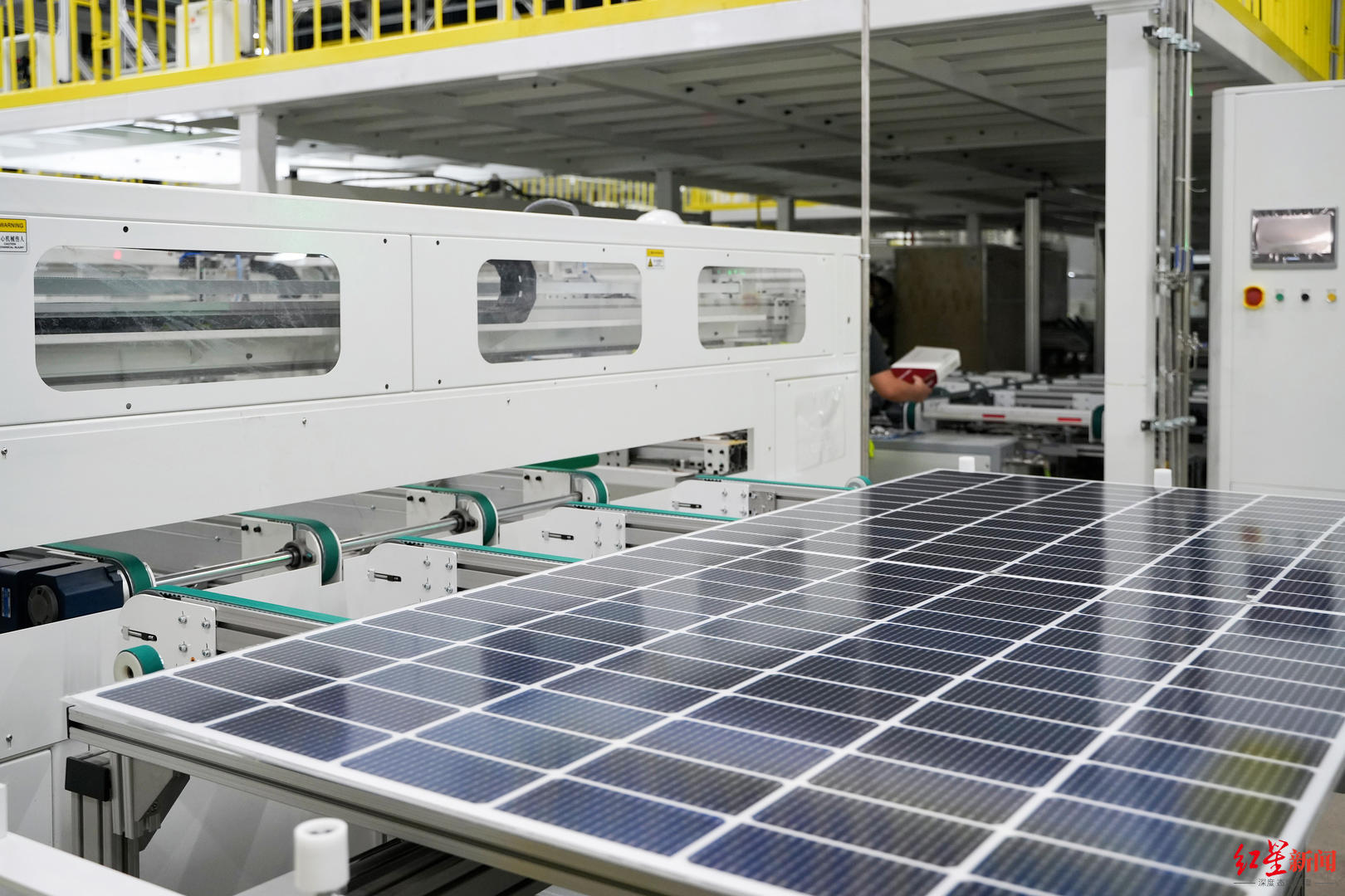 西南首家gw级光伏组件工厂首件下线背后成都光伏产业版图再扩张