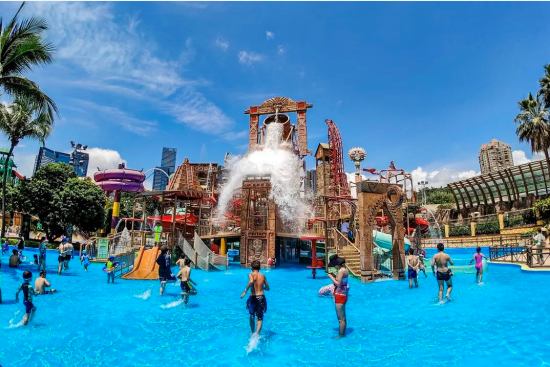 深圳欢乐谷玛雅水公园拥有数十项顶级娱乐项目