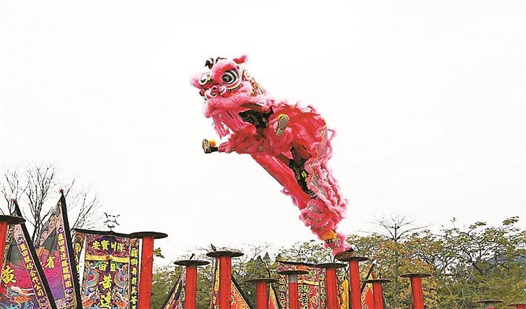 西乡醒狮团队现场表演图.(受访单位供图)