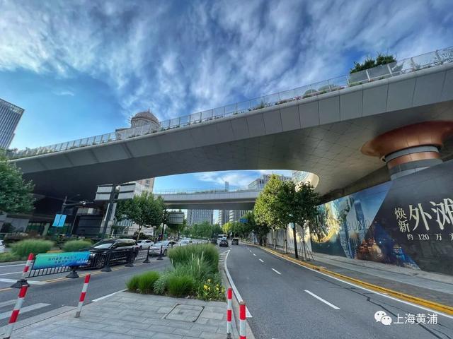 街拍黄浦|数你最美!"上海最美人行天桥"亮相_新浪财经_新浪网