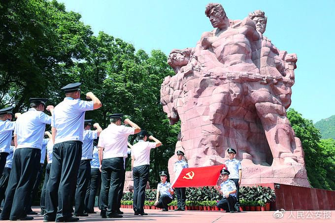 重庆沙坪坝:赓续红色基因 争当红岩传人