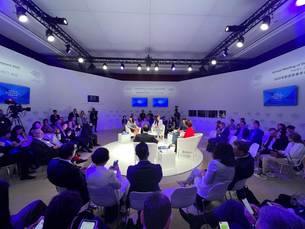 "创新颠覆"还是"生活助手"——来自夏季达沃斯论坛的"人工智能"观察