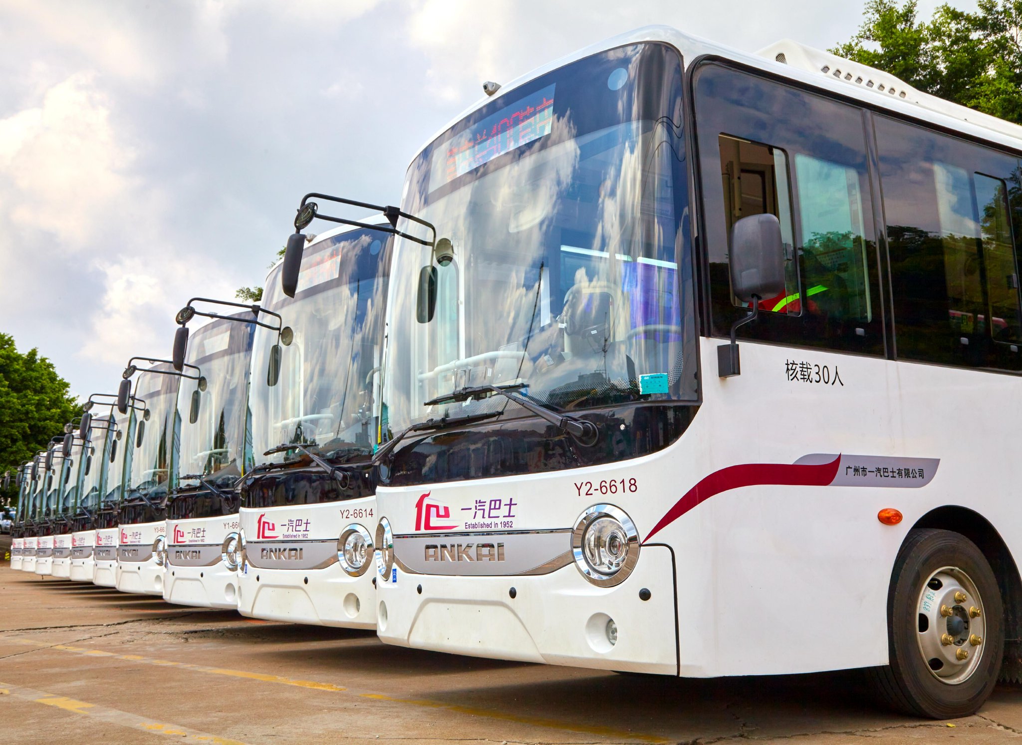 【广东】广州41辆纯电动g6公交车投入运营|公交车_新浪财经_新浪网