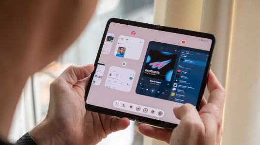 Android 14 新功能曝光：支持平板电脑和折叠屏手机切换任务栏模式