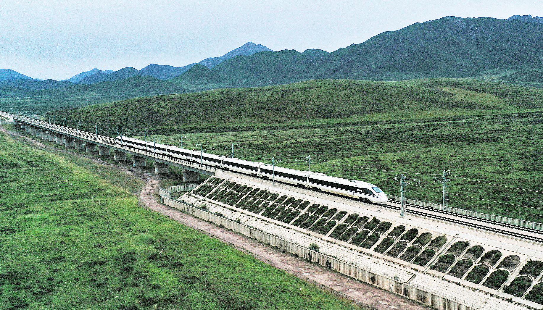 2022年2月,兰新铁路甘青有限公司发布招标公告,对地震损坏兰新高铁