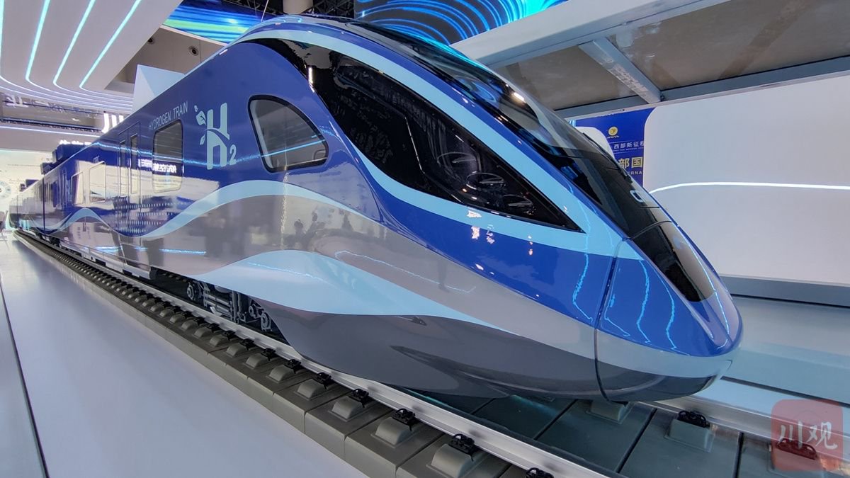 成都市域氢能源地铁车辆.吴忧 摄