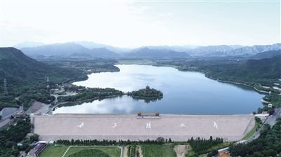 十三陵水库全景.