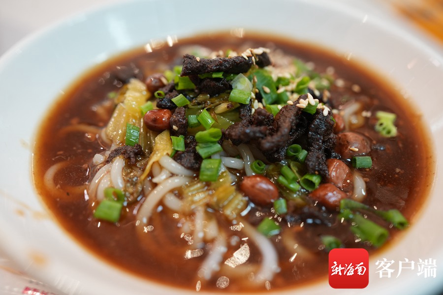 牛肉抱罗粉.记者 郑光平 摄