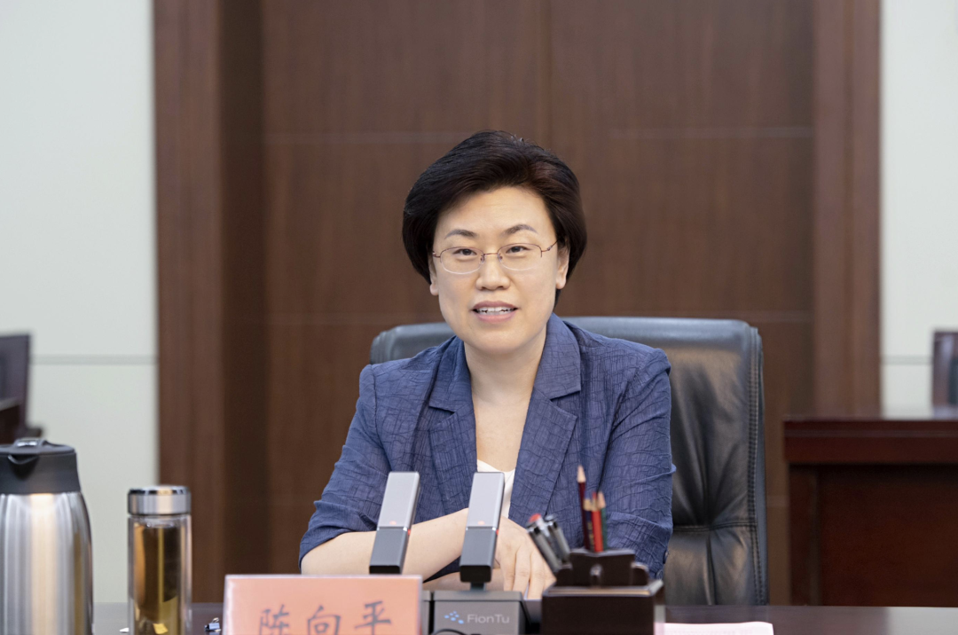 7月3日,市委书记陈向平,市长李明俊与华为技术有限公司河南省总经理吴