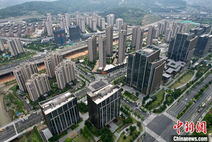 中指研究院市场研究总监陈文静在3日举办的月度房地产市场形势分析会