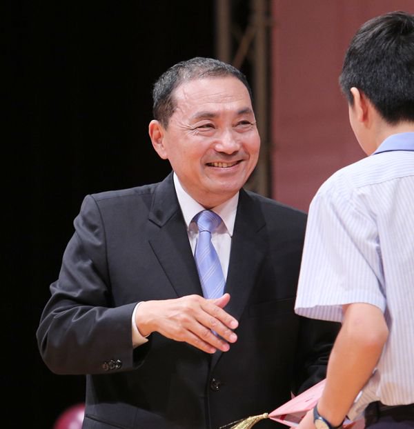 台媒：侯友宜胜选优势在两岸和平稳定，建议稳步前进